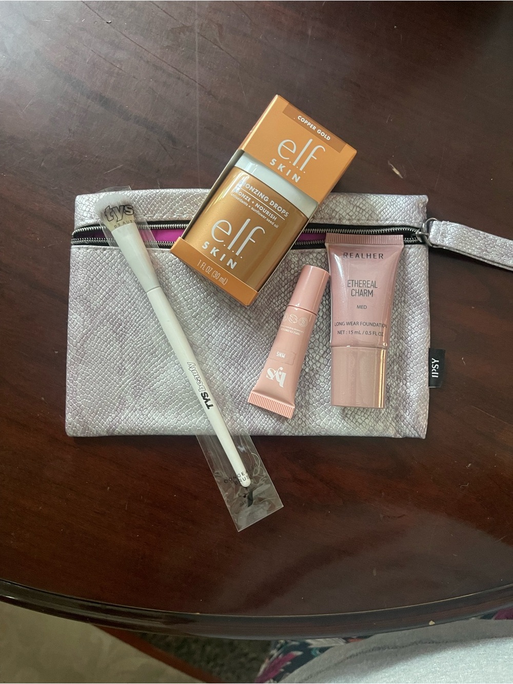 Makeup bundle - Picture 1 of 2